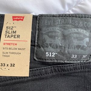 Men’s black Levi jeans
